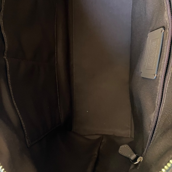 Coach Gallery Tote in Signature Logo - Picture 7 of 8